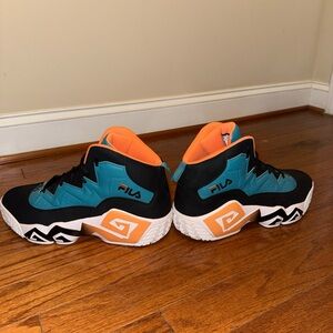 FILA MB Biscay Bay Teal / Muskmelon Basketball Shoes